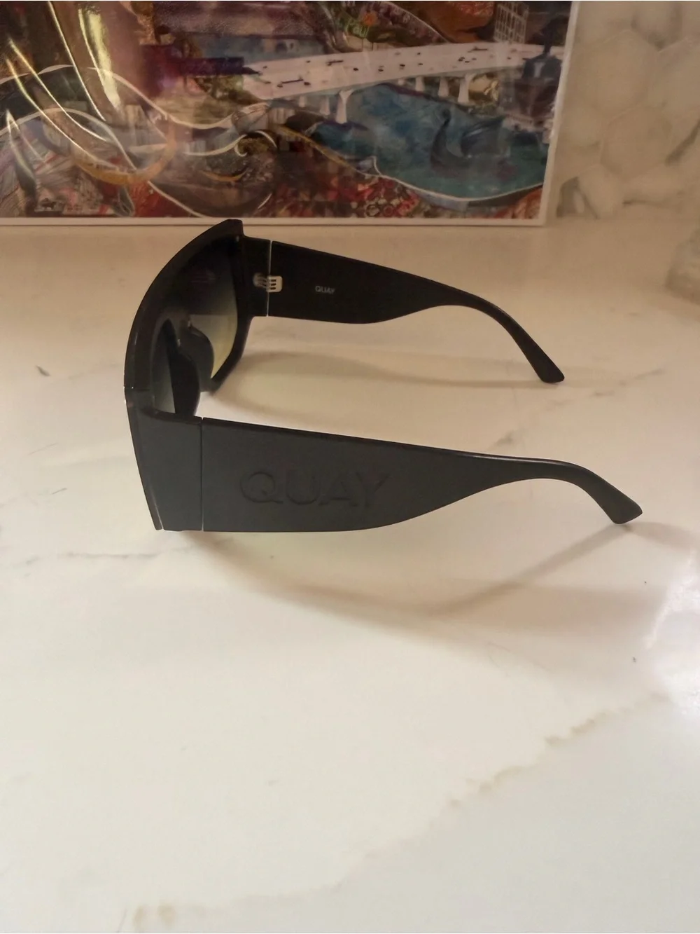Quay Australia Black Men’s Sunglasses with Thick Logo Arms